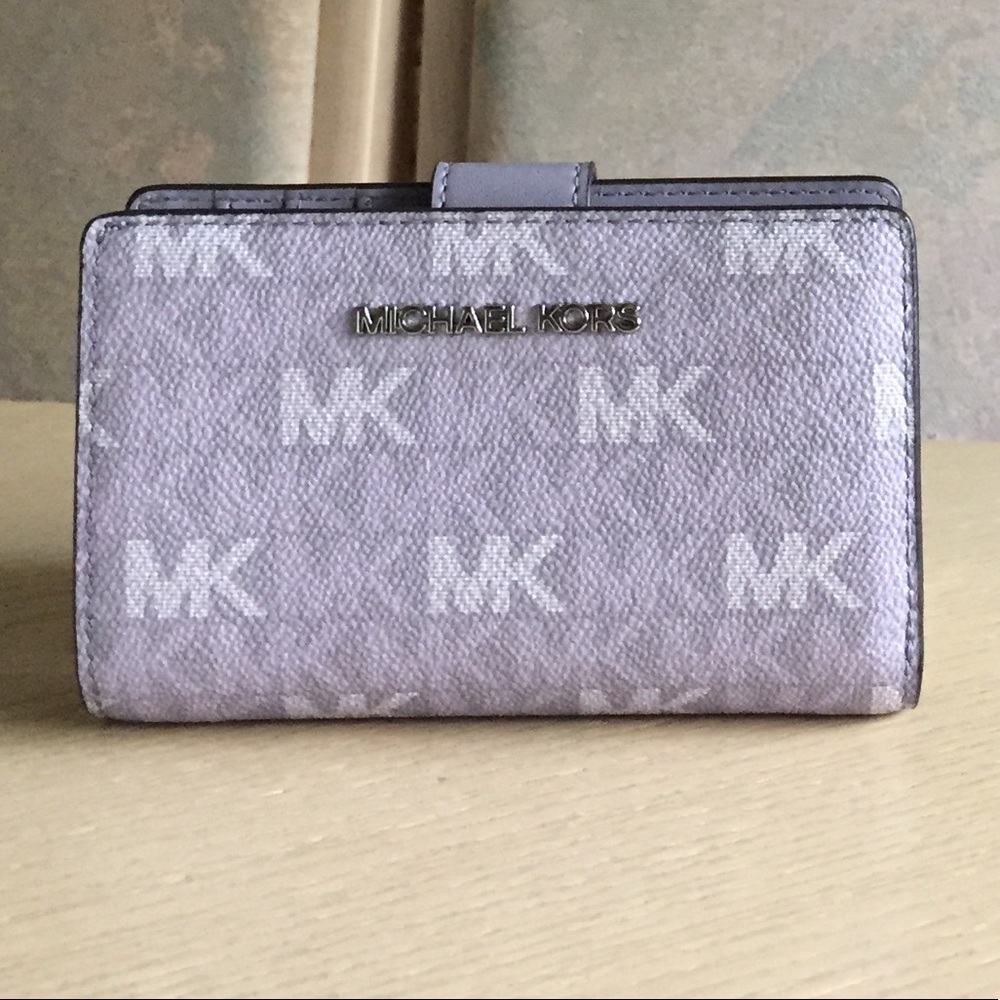 Michael Kors Jet Set Travel Lilac Bifold Wallet